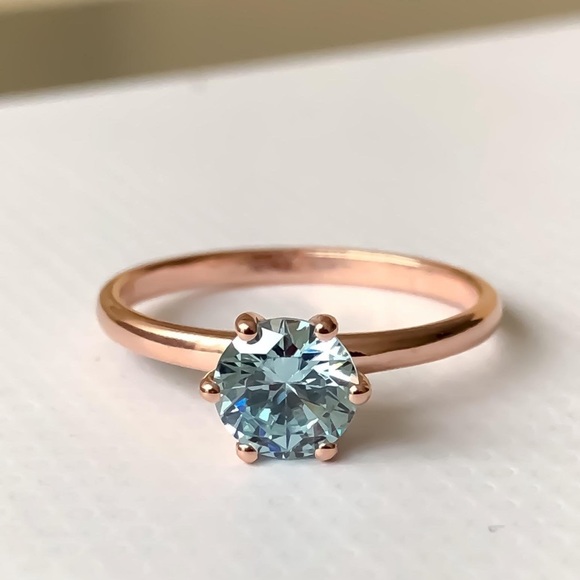 14K Solid Yellow Gold Aquamarine Solitaire Ring,Size 9,EUC - Picture 3 of 3